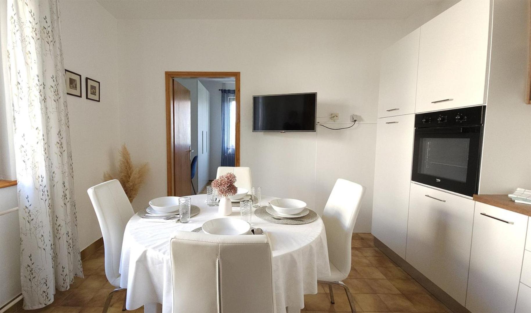 Apartment Jole - A4 -Two Bedrooms - Close To The City Center Poreč Exteriör bild